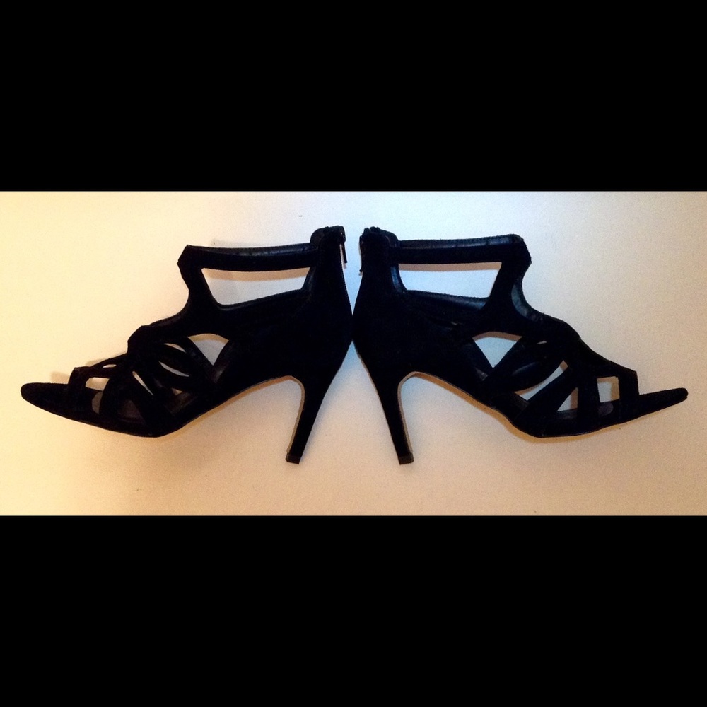 SOLE SOCIETY Ankle Bootie Open Toe Sandal.